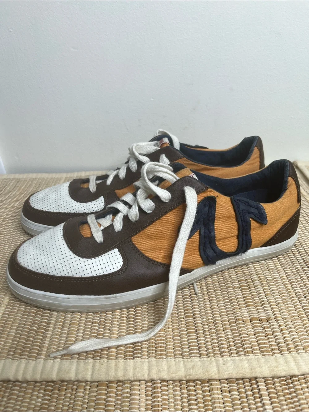 True Religion Sneakers Ace Low Canvas Lace Up Size 10.5